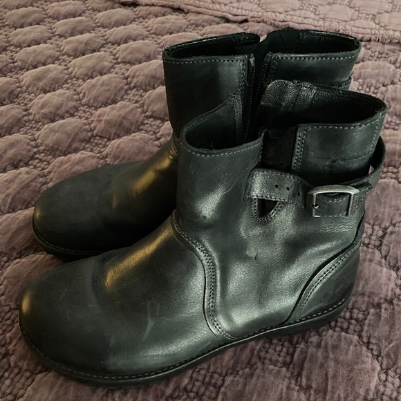 Birkenstock Shoes - Birkenstock Boots size 40 Black